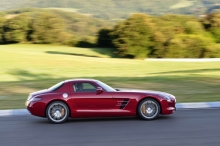 Mercedes-Benz SLS   